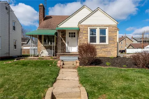 365 Roslyn Ave NW, Canton, OH 44708