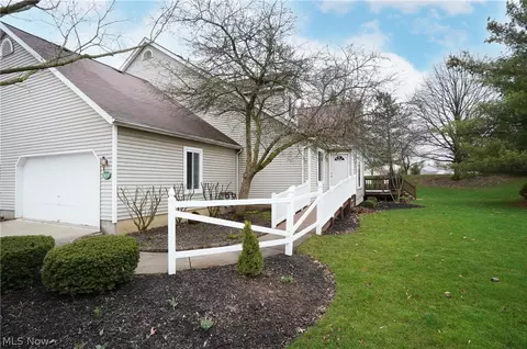 2055 Meadow Gate, Akron, OH 44313