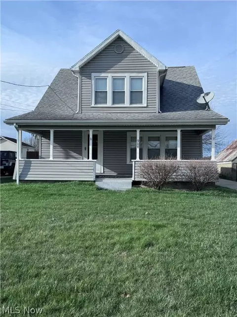 908 Rayon Dr, Parkersburg, WV 26101