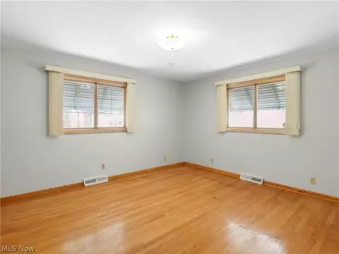 533 Hartford Dr, Elyria, OH 44035 photo 15