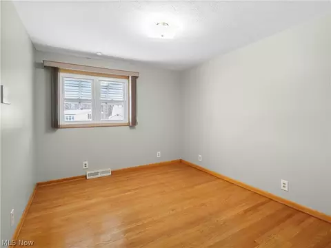533 Hartford Dr, Elyria, OH 44035 photo 12