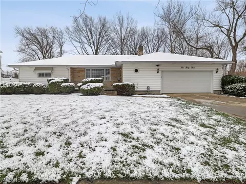 533 Hartford Dr, Elyria, OH 44035