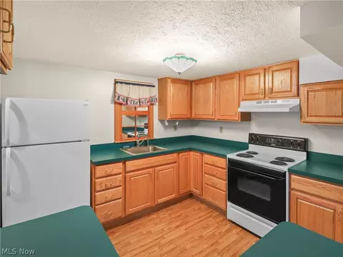 533 Hartford Dr, Elyria, OH 44035 photo 33