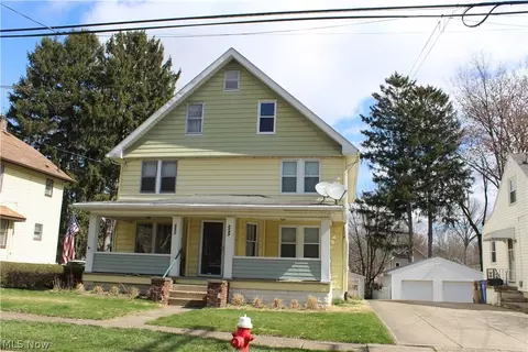 2551 Elmwood St, Cuyahoga Falls, OH 44221