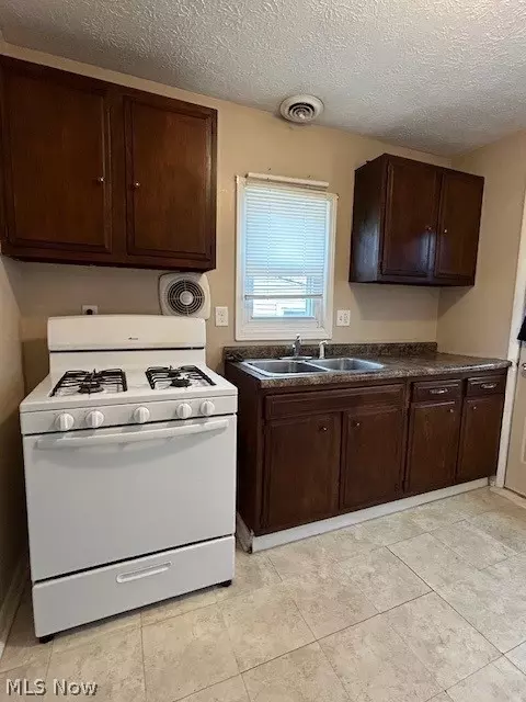 821 Eugene St, Akron, OH 44306 photo 19