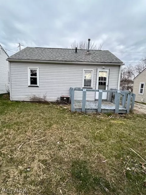 821 Eugene St, Akron, OH 44306 photo 5