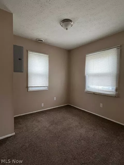821 Eugene St, Akron, OH 44306 photo 11