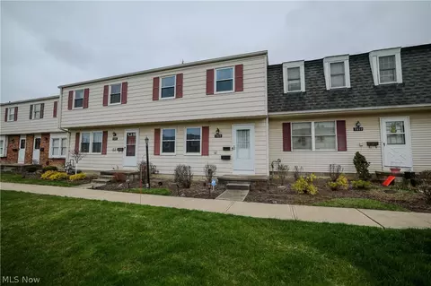 7408 Kingston Ct #E13, Mentor, OH 44060