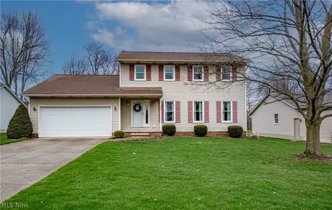 138 Cherry Hill Dr, Wadsworth, OH 44281