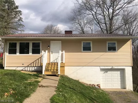 107 Ridgeway Ave, Weirton, WV 26062