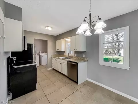 152 Stephens Rd, Akron, OH 44312 photo 9