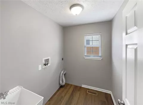 231 Rauscher Ct, Elyria, OH 44035 photo 4
