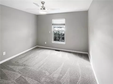 231 Rauscher Ct, Elyria, OH 44035 photo 3