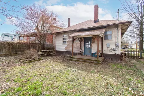 Exterior - 335 E Ohio Ave, Sebring, OH 44672 photo 6 of 7
