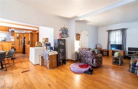 Entry Way - 335 E Ohio Ave, Sebring, OH 44672 photo 1 of 1