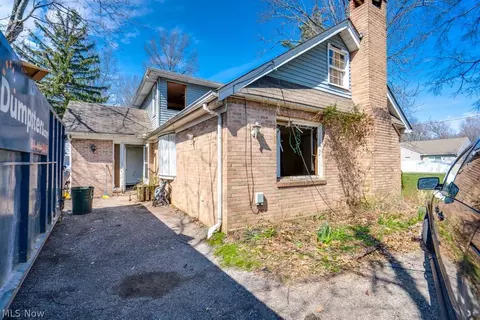 6196 Engle Rd, Brook Park, OH 44142