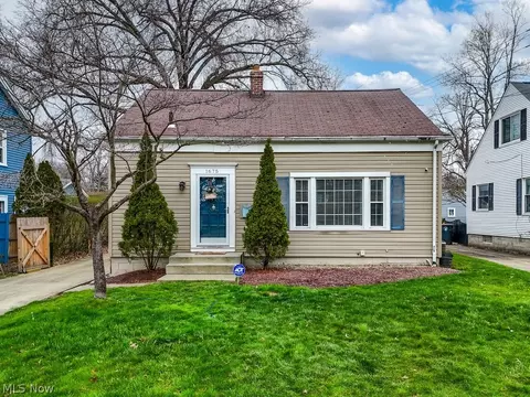 1675 Wiltshire Rd, Akron, OH 44313