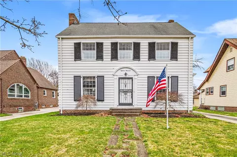 18000 Maplecliff Rd, Cleveland, OH 44119