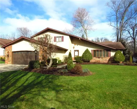 13996 Claremont Ave, Middleburg Heights, OH 44130