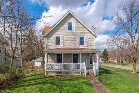 147 Woodrow Ave, Bedford, OH 44146
