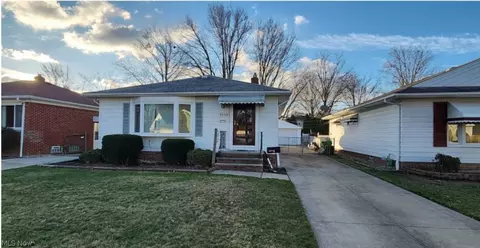 28768 Forest Rd, Willowick, OH 44095