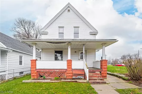 3153 W 70th St, Cleveland, OH 44102