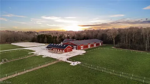 3126 Mennonite Rd, Mantua, OH 44255