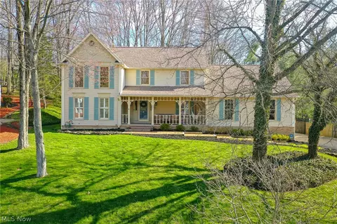531 Lake Of The Woods Blvd, Akron, OH 44333