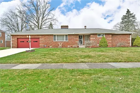 1960 Guadalupe Ave, Youngstown, OH 44504