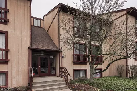 1105 Canyon View Rd #205, Sagamore Hills, OH 44067