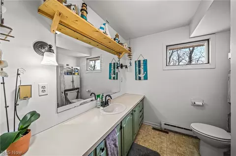 Bath - 4444 Diane Dr, Ashtabula, OH 44004 photo 1 of 2