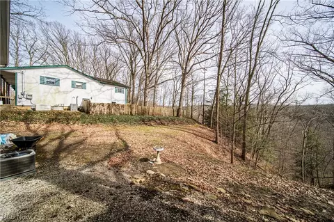 Exterior - 4444 Diane Dr, Ashtabula, OH 44004 photo 7 of 9