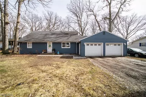 4444 Diane Dr, Ashtabula, OH 44004