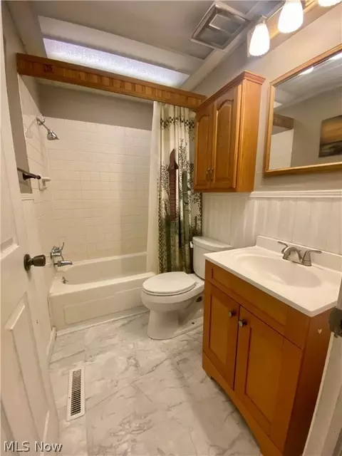 Bath - 620 Ruby St, Belmont, WV 26134 photo 1 of 3