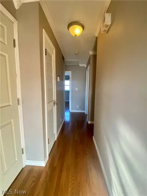 Entry Way - 620 Ruby St, Belmont, WV 26134 photo 3 of 7
