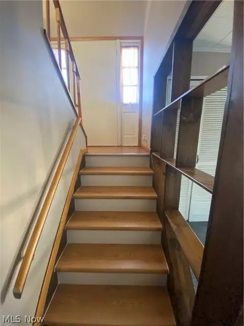 Entry Way - 620 Ruby St, Belmont, WV 26134 photo 5 of 7