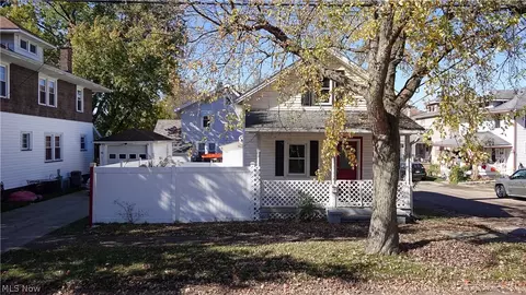 821 11th St NE, Massillon, OH 44646