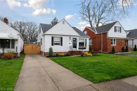4017 Stonehaven Rd, South Euclid, OH 44121
