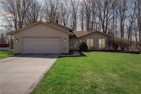 31350 Elm Hill Dr, Solon, OH 44139