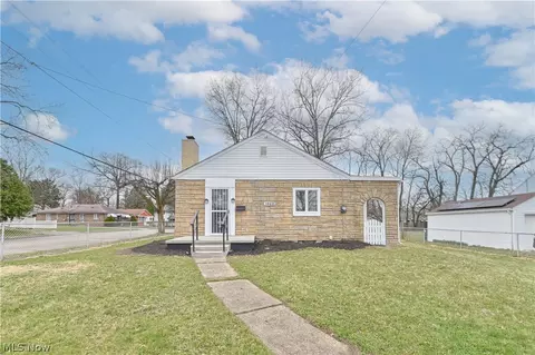 1022 Packard Dr, Akron, OH 44320