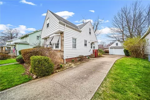 830 E 239th St, Euclid, OH 44123 photo 3
