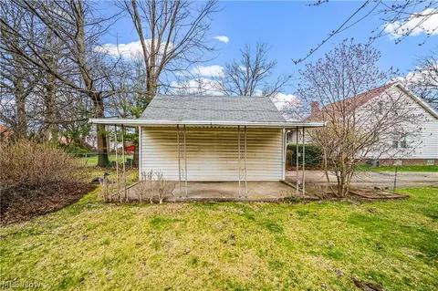 830 E 239th St, Euclid, OH 44123 photo 6