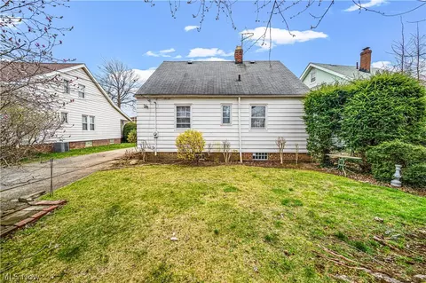 830 E 239th St, Euclid, OH 44123 photo 7