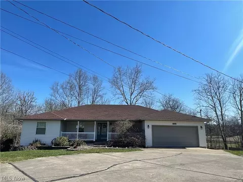 313 Brooktree Dr, Parkersburg, WV 26101