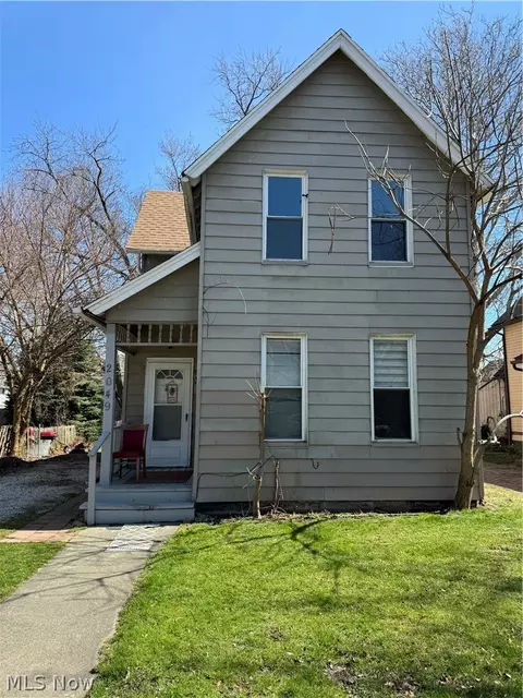 2049 W 95th St, Cleveland, OH 44102