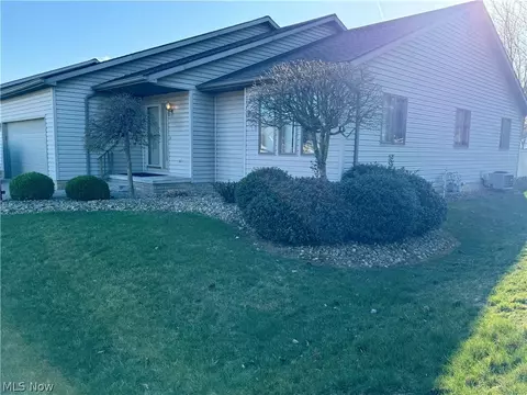2345 Whispering NE #B, Warren, OH 44483