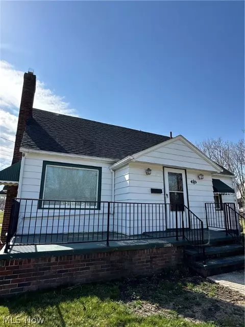 814 E 35th St, Lorain, OH 44055