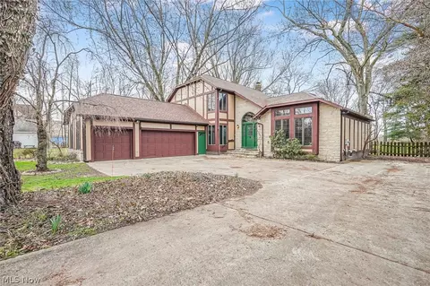 22575 Mastick Rd, Fairview Park, OH 44126