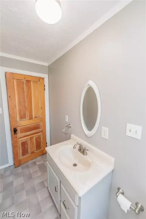 Bath - 6 Pine St, Norwalk, OH 44857 photo 2 of 2