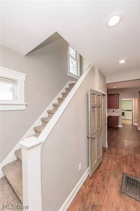 Entry Way - 6 Pine St, Norwalk, OH 44857 photo 2 of 2